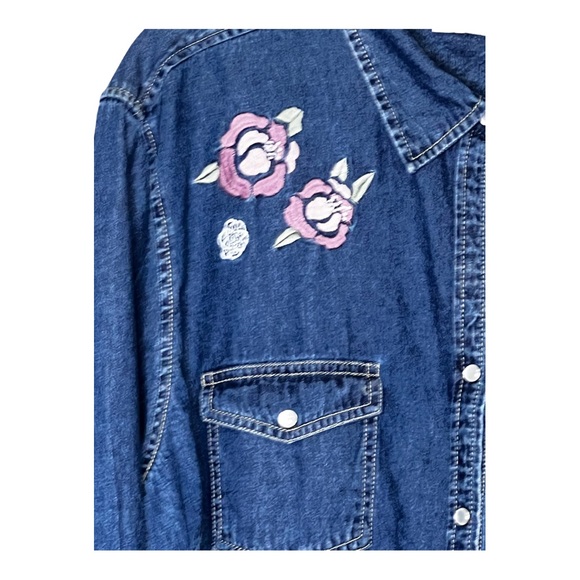 Dress Barn Denim Shirt Embroidered Roses Pearl Snaps size  22/24 Women’s VTG - Picture 6 of 13